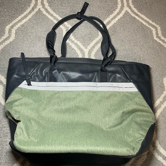 Lululemon Everything Large Shoulder Tote Bag - Picture 3 of 13